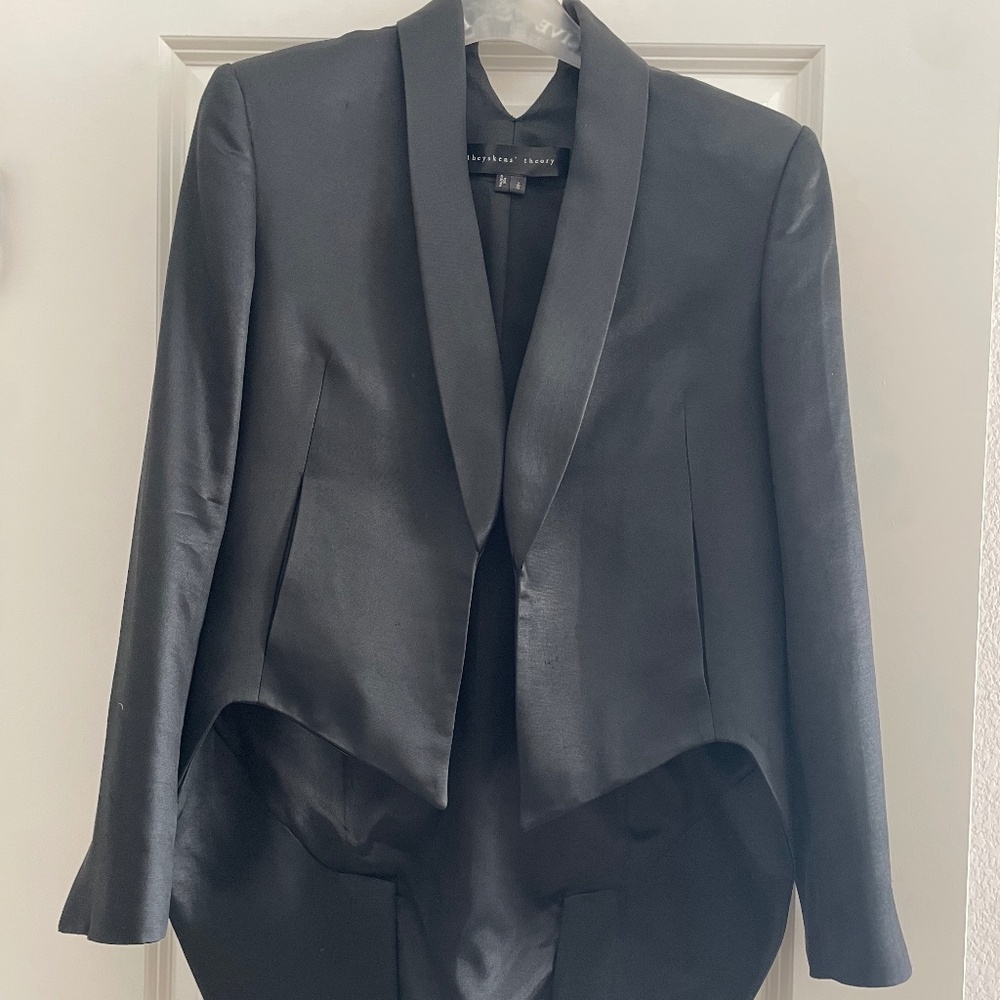 RARE! THEYSKENS’ THEORY Women Black Tailcoat Style Tuxedo Jacket Size 2/36